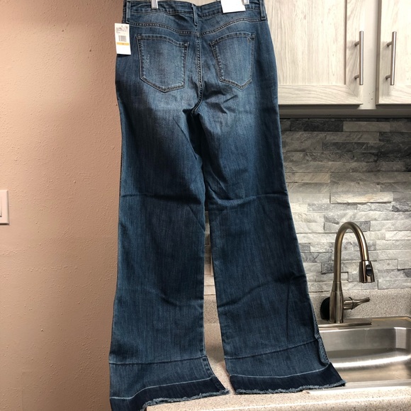 Jessica Simpson jeans - Picture 2 of 12